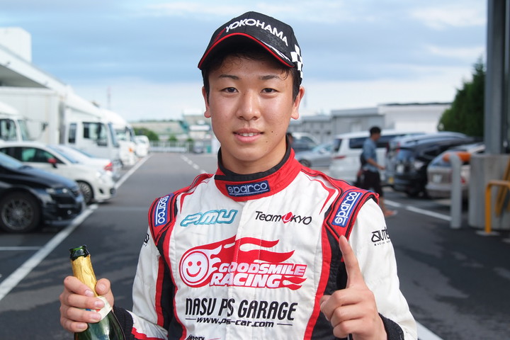 優勝した河野駿佑（グッドスマイルレーシング 10V）
