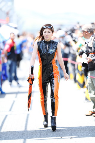 ピットウォーク: レースクイーン