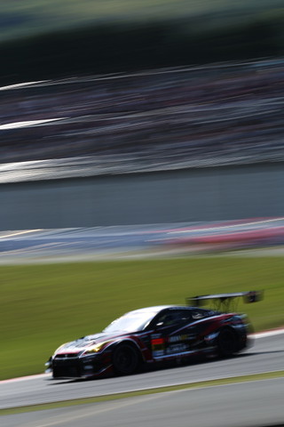 決勝レース: 田中篤／吉田広樹／藤田竜樹組（GT300:OKINAWA IMP・RUN UP GT-R）