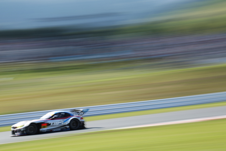 決勝レース: 飯田章／吉本大樹組（GT300:TWS LM corsa BMW Z4）