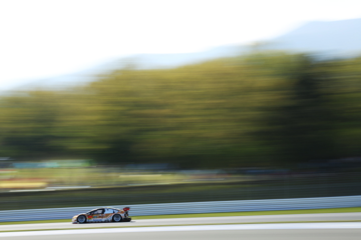 決勝レース: 新田守男／嵯峨宏紀組（GT300:OGT Panasonic PRIUS）