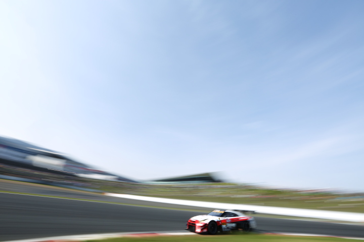 決勝レース: 横溝直輝／密山祥吾組（GT300:STP タイサン GAIA POWER GT-R）