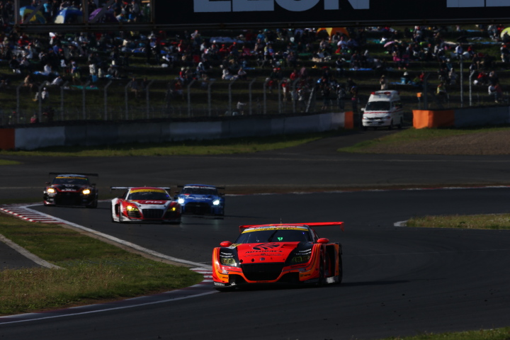 決勝レース: 高木真一／小林崇志組（GT300:ARTA CR-Z GT）
