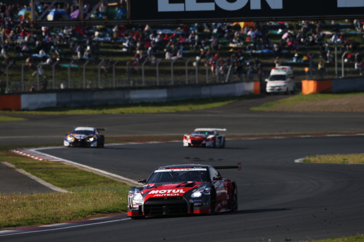 決勝レース: 松田次生／ロニー・クインタレッリ組（GT500:MOTUL AUTECH GT-R）