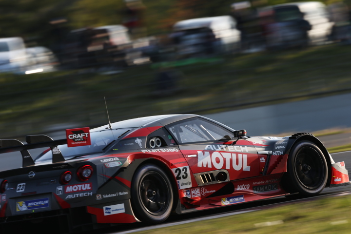 決勝レース: 松田次生／ロニー・クインタレッリ組（GT500:MOTUL AUTECH GT-R）