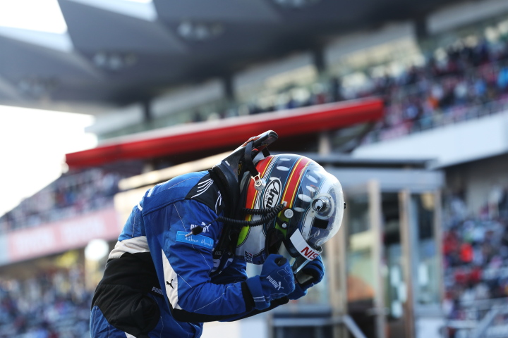 決勝レース: GT500クラス優勝のジョアオ・パオロ・デ・オリベイラ（GT500:カルソニックIMPUL GT-R）