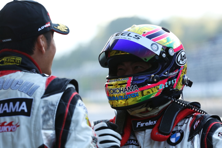 決勝レース: GT300クラス優勝の片岡龍也（GT300:グッドスマイル 初音ミク Z4）