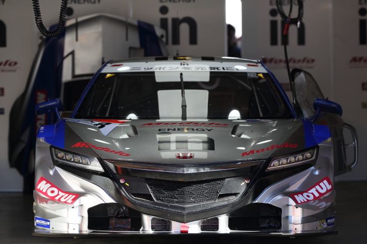 予備車検: GT500クラス・山本尚貴／伊沢拓也組のウイダーモデューロNSX CONCEPT-GT