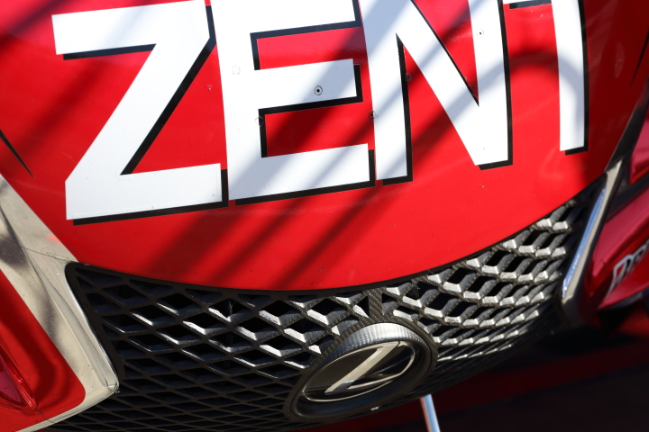 予備車検: GT500クラス・立川祐路／平手晃平組のZENT CERUMO RC F