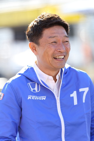 予備車検: 金石勝智監督（KEIHIN REAL RACING）