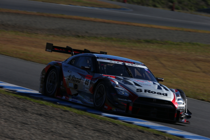 公式テスト: GT500クラス・本山哲／柳田真孝組のS Road MOLA GT-R