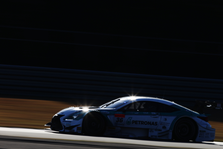 公式テスト: GT500クラス・中嶋一貴／ジェームス・ロシター組のPETRONAS TOM'S RC F