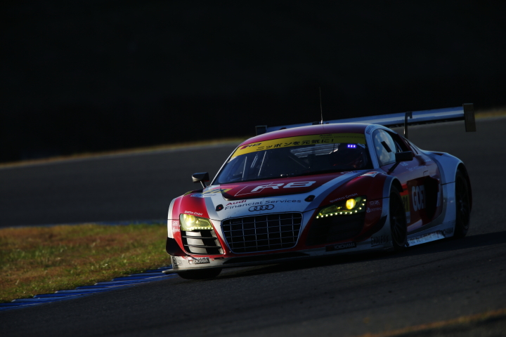 公式テスト: GT300クラス・リチャード・ライアン／藤井誠暢組のAudi R8 LMS ultra