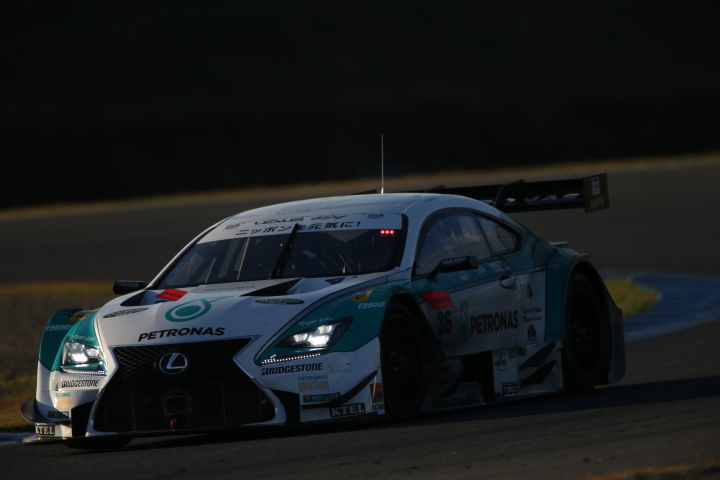 公式テスト: GT500クラス・中嶋一貴／ジェームス・ロシター組のPETRONAS TOM'S RC F