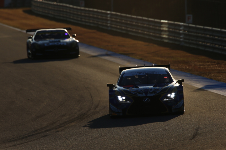 公式テスト: GT500クラス・脇阪寿一／関口雄飛組のWedsSport ADVAN RC F