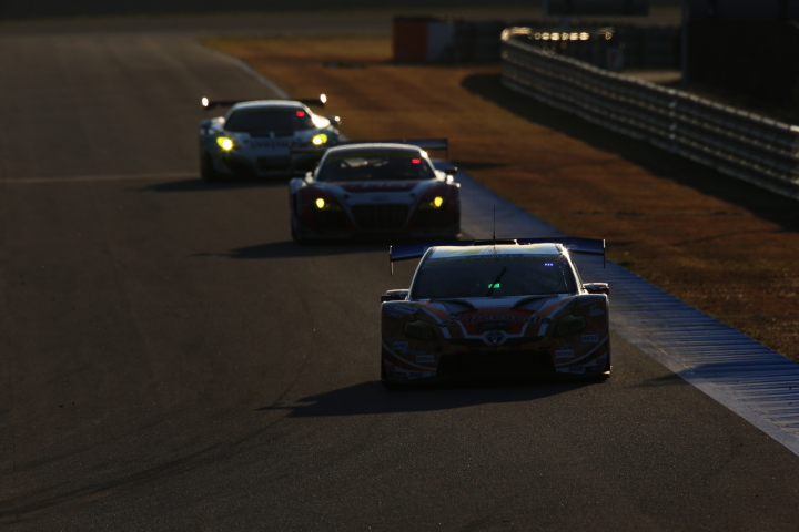 公式テスト: GT300クラス・新田守男／嵯峨宏紀組のOGT Panasonic PRIUS