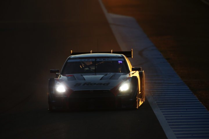 公式テスト: GT500クラス・本山哲／柳田真孝組のS Road MOLA GT-R