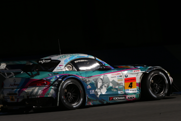 公式練習: GT300クラス・谷口信輝／片岡龍也組のグッドスマイル初音ミクZ4