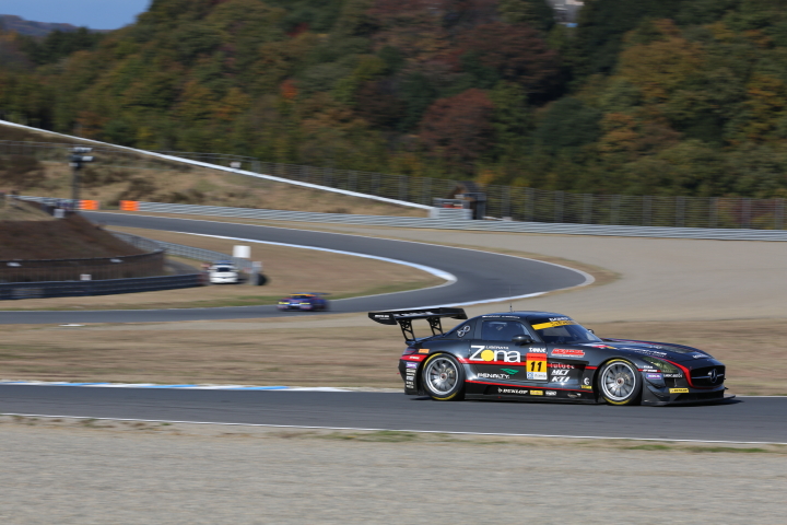 公式練習: GT300クラス・平中克幸／ビヨン・ビルドハイム組のGAINER DIXCEL SLS