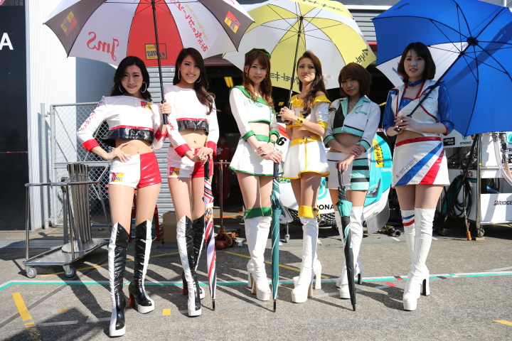 ピットウォーク: レースクイーン