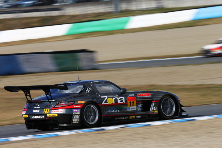 ノックアウト予選Q1: ビヨン・ビルドハイム（GAINER DIXCEL SLS）