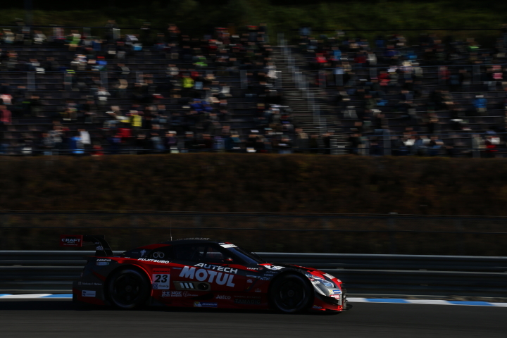 ノックアウト予選Q2: ロニー・クインタレッリ（MOTUL AUTECH GT-R）