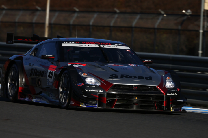 ノックアウト予選Q2: 本山哲（S Road MOLA GT-R）