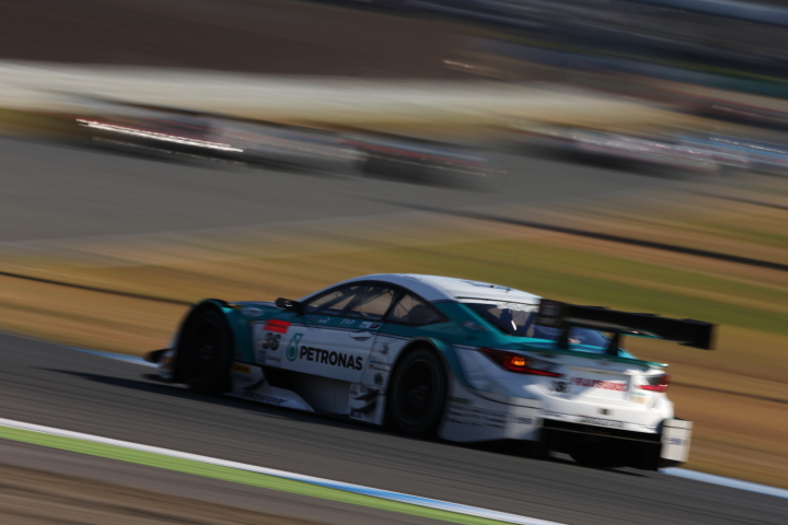 決勝レース: 加藤寛規（シンティアム・アップル・MP4-12C）