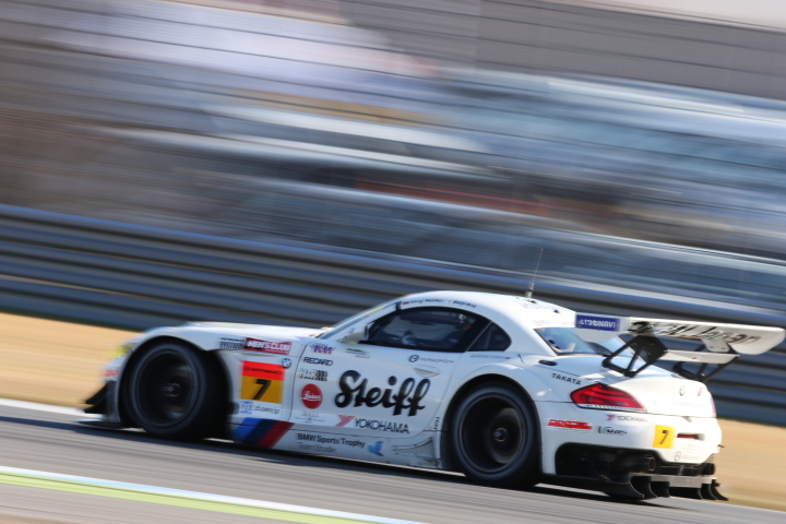 決勝レース: 荒聖治（Studie BMW Z4）