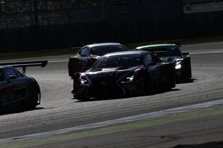 決勝レース: 平手晃平（ZENT CERUMO RC F）