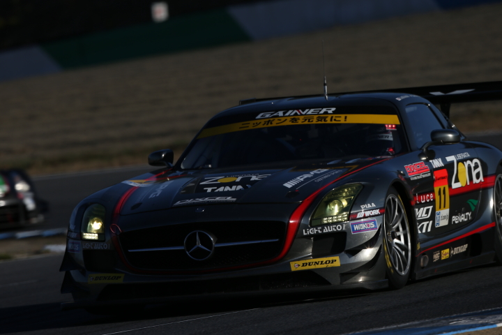 決勝レース: 平中克幸（GAINER DIXCEL SLS）