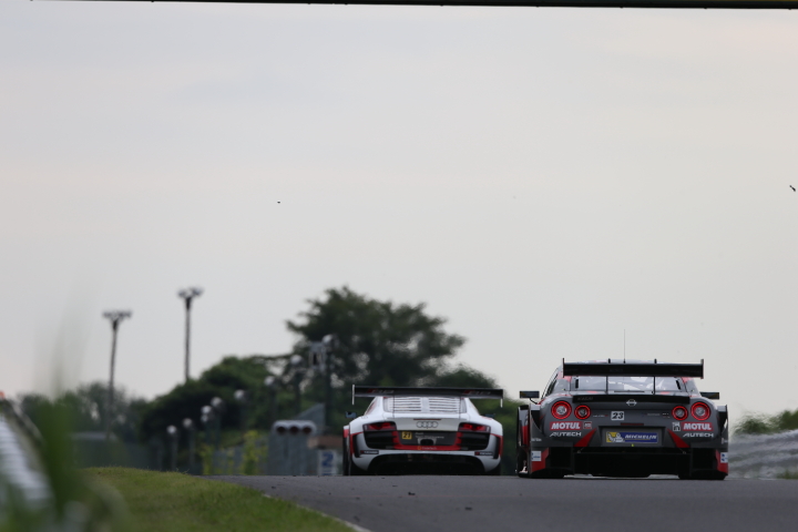 フリー走行: 松田次生／ロニー・クインタレッリ組（MOTUL AUTECH GT-R）