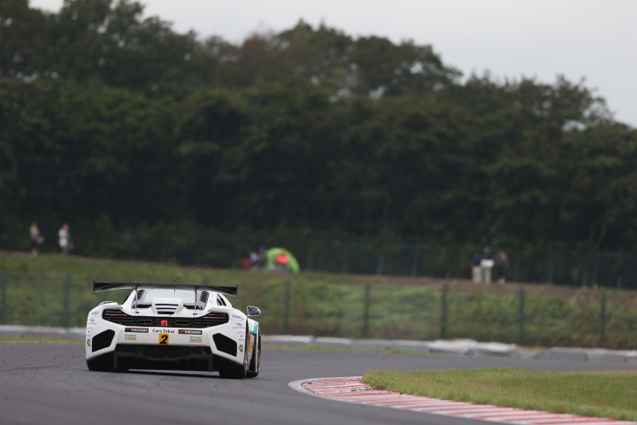 フリー走行: 高橋一穂／加藤寛規／濱口弘組（シンティアム・アップル・MP4-12C）