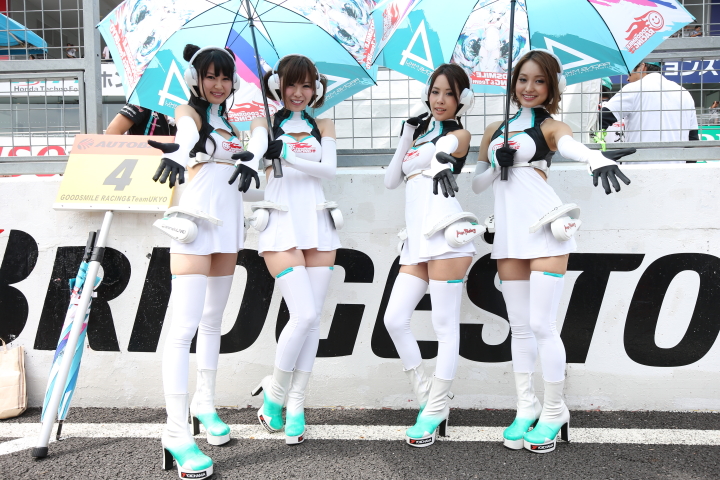 ピットウォーク: レースクイーン