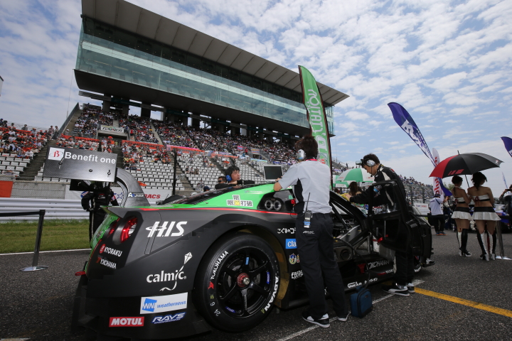 スターティンググリッド: ミハエル・クルム／佐々木大樹組（D'station ADVAN GT-R）