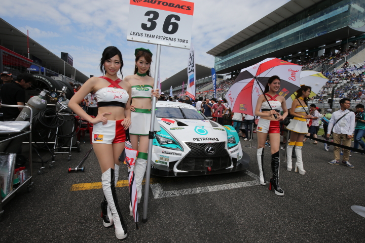 スターティンググリッド: 中嶋一貴／ジェームス・ロシター組（PETRONAS TOM'S RC F）