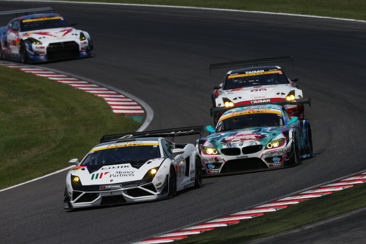 決勝レース: 織戸学／青木孝行／平峰一貴組（マネパランボルギーニGT3）