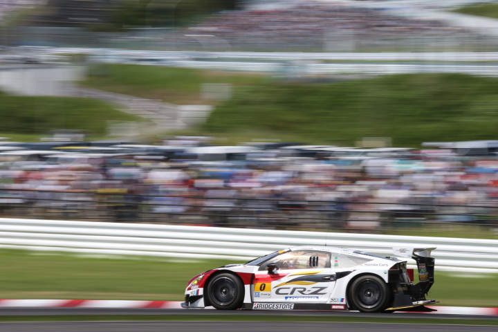 決勝レース: 中山友貴／野尻智紀／道上龍組（MUGEN CR-Z GT）