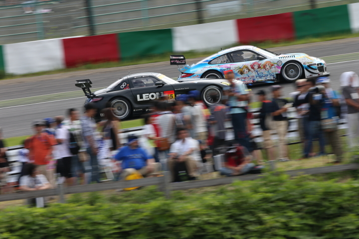 黒澤治樹／黒澤翼組（LEON SLS） ＆ 白坂卓也／アンドレ・クート／飯田太陽組（国立音ノ木坂学院NACポルシェwith DR）