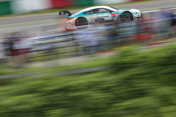 中嶋一貴／ジェームス・ロシター組（PETRONAS TOM'S RC F）