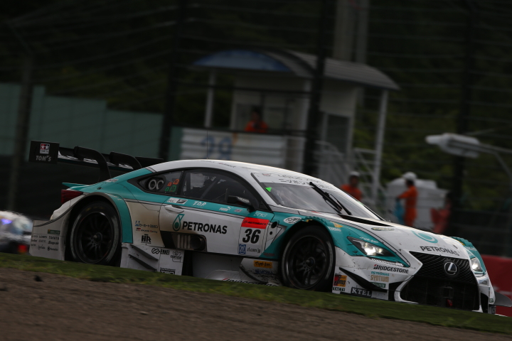 中嶋一貴／ジェームス・ロシター組（PETRONAS TOM'S RC F）