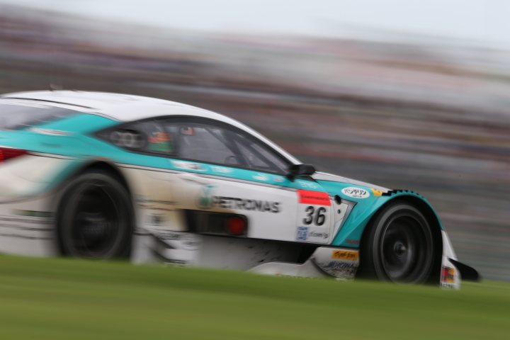 中嶋一貴／ジェームス・ロシター組（PETRONAS TOM'S RC F）