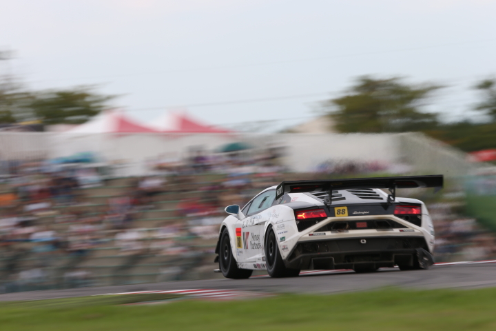 織戸学／青木孝行／平峰一貴組（マネパランボルギーニGT3）