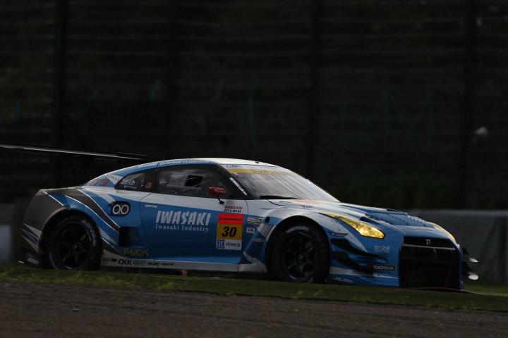 岩崎祐貴／影山正美／東 徹次郎組（IWASAKI apr GT-R）