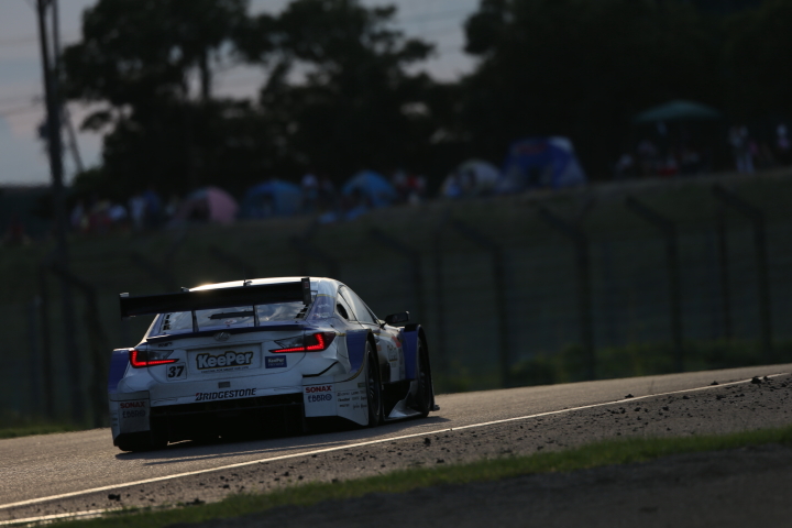 伊藤大輔／アンドレア・カルダレッリ組（KeePer TOM'S RC F）