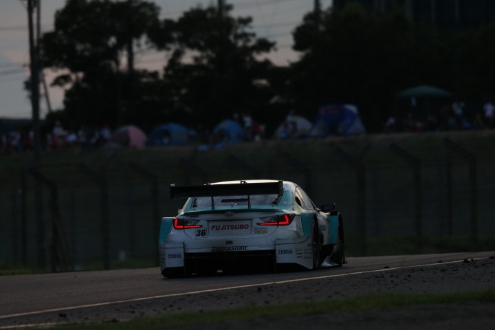 中嶋一貴／ジェームス・ロシター組（PETRONAS TOM'S RC F）