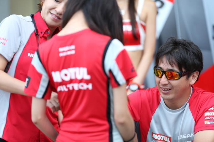 キッズウォーク: 松田次生（MOTUL AUTECH GT-R）