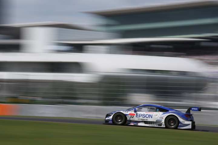 決勝レース: 中嶋大祐／ベルトラン・バゲット組（Epson NSX CONCEPT-GT）