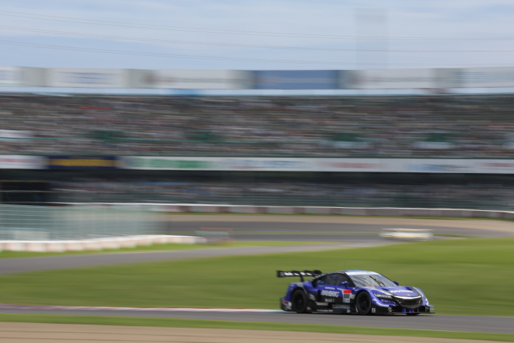 決勝レース: 小暮卓史／武藤英紀組（RAYBRIG NSX CONCEPT-GT）