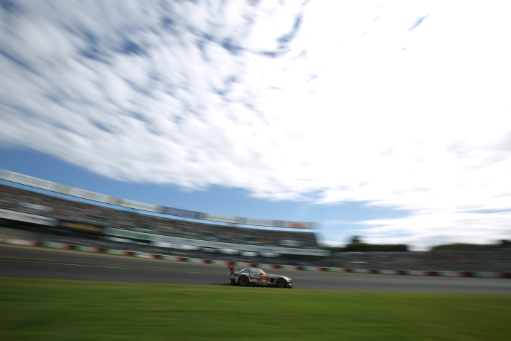 決勝レース: 植田正幸／山内英輝組（GAINER Rn-SPORTS SLS）